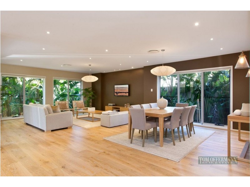 9 Lake Edge Drive, Noosa Heads QLD 4567