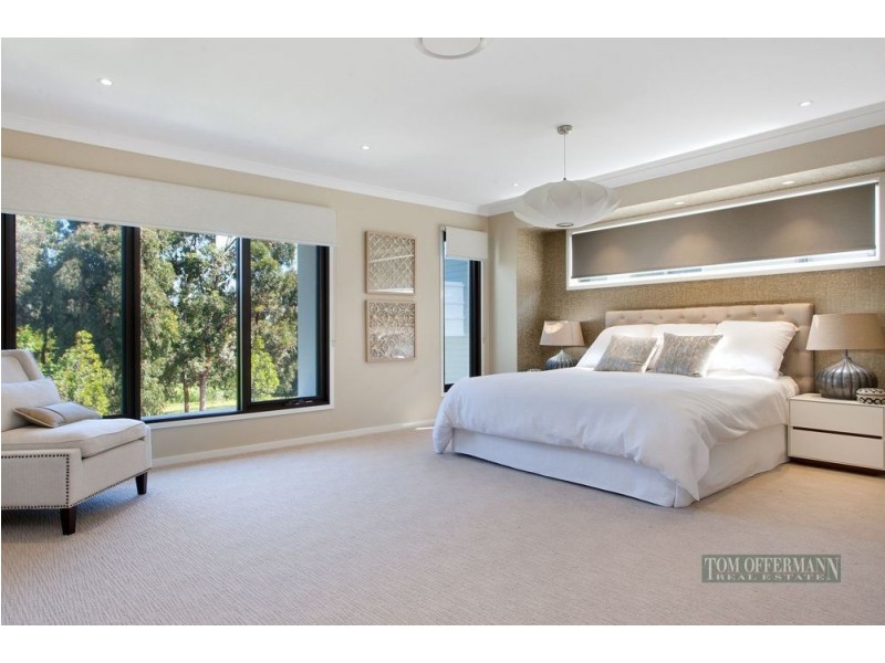 9 Lake Edge Drive, Noosa Heads QLD 4567