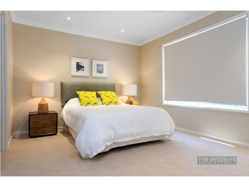 9 Lake Edge Drive, Noosa Heads QLD 4567