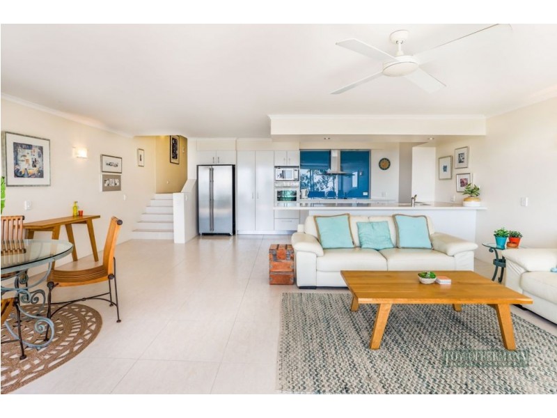 2/25 Allambi Rise, Noosa Heads QLD 4567