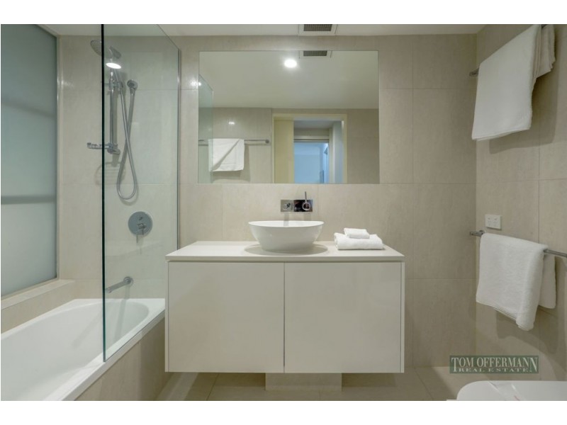 2/25 Allambi Rise, Noosa Heads QLD 4567