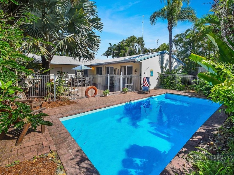 14 Dolphin Crescent, Noosaville QLD 4566