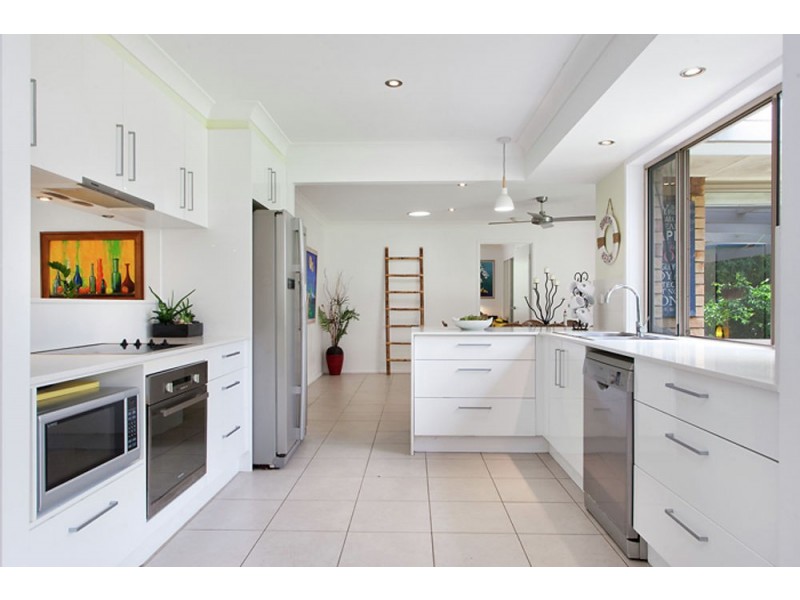 9 Hardy Street, Sunrise Beach QLD 4567