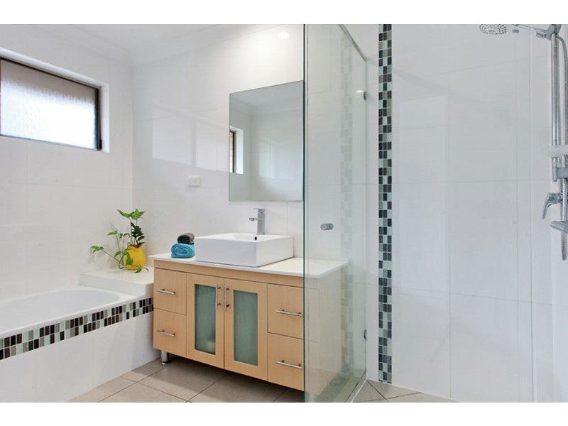 9 Hardy Street, Sunrise Beach QLD 4567