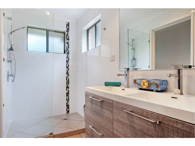 9 Hardy Street, Sunrise Beach QLD 4567