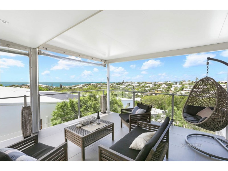 19 Captains Ct, Sunrise Beach QLD 4567