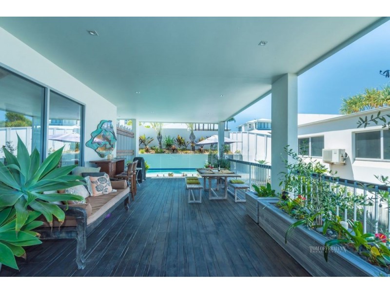 19 Captains Ct, Sunrise Beach QLD 4567