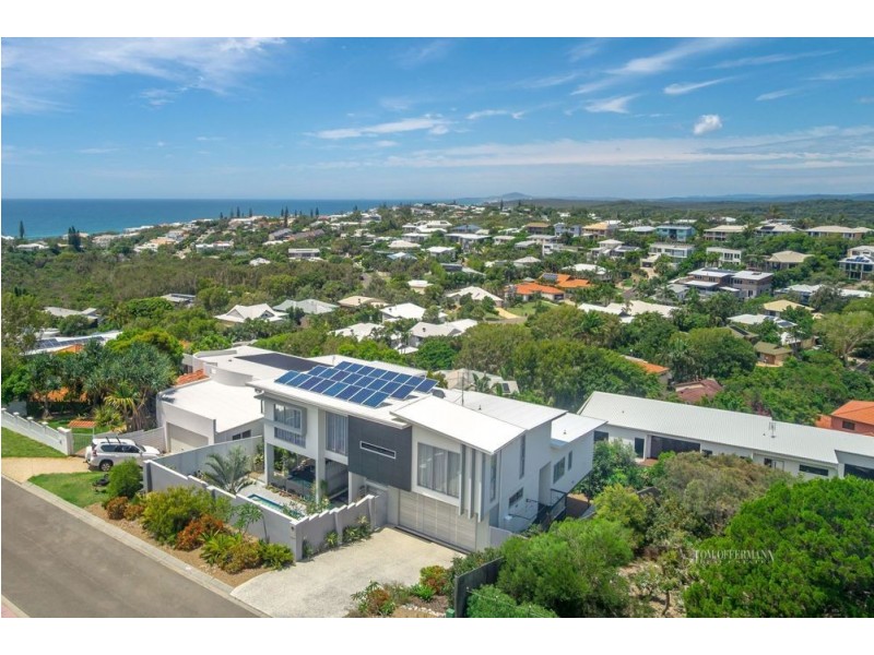 19 Captains Ct, Sunrise Beach QLD 4567