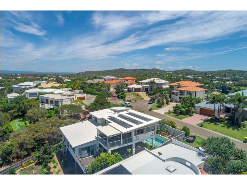 19 Captains Ct, Sunrise Beach QLD 4567