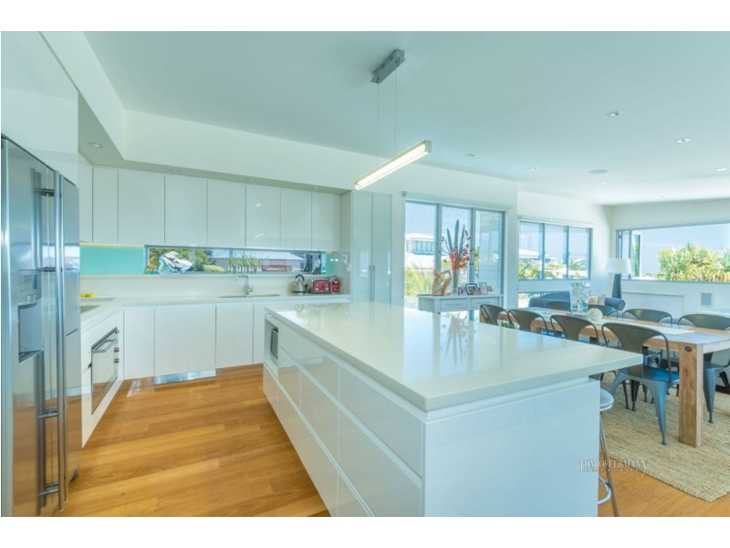 19 Captains Ct, Sunrise Beach QLD 4567