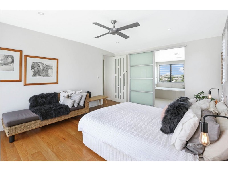 19 Captains Ct, Sunrise Beach QLD 4567