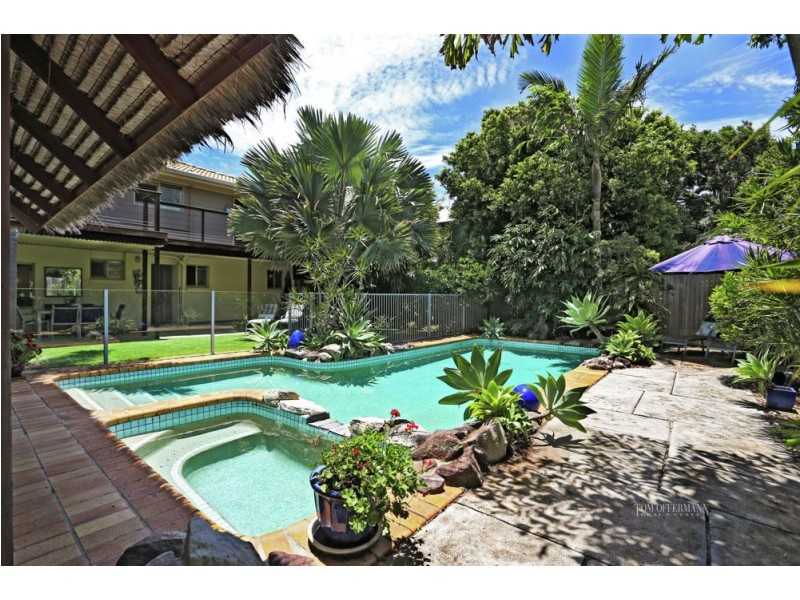 18 Paluma St, Sunrise Beach QLD 4567