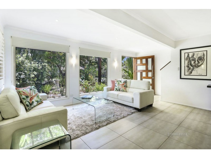 18 Paluma St, Sunrise Beach QLD 4567