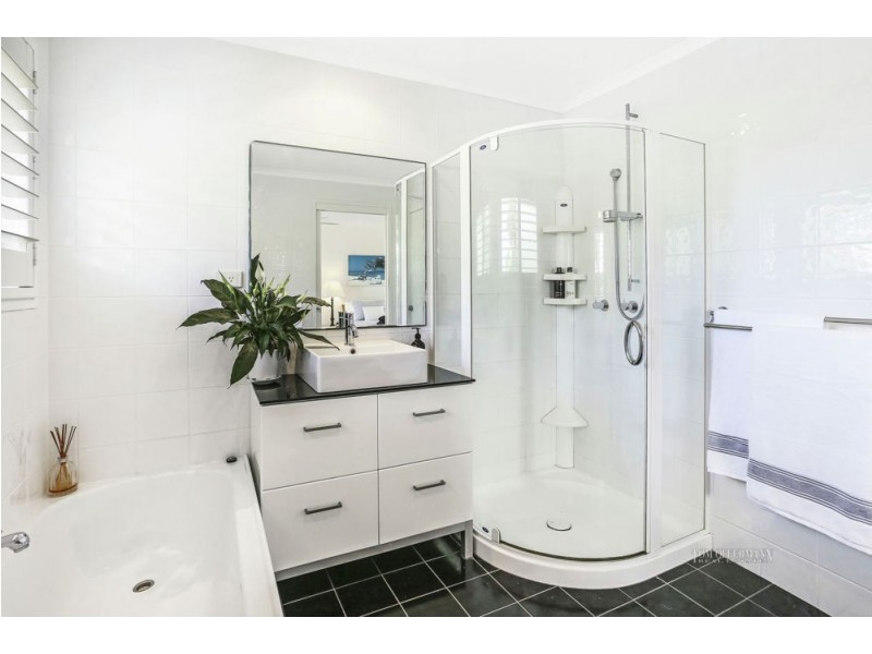 18 Paluma St, Sunrise Beach QLD 4567
