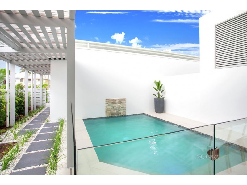 1-2/30 Elizabeth Street, Noosaville QLD 4566