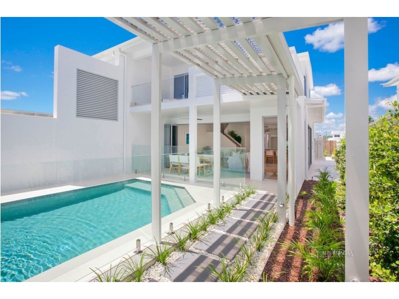 1-2/30 Elizabeth Street, Noosaville QLD 4566