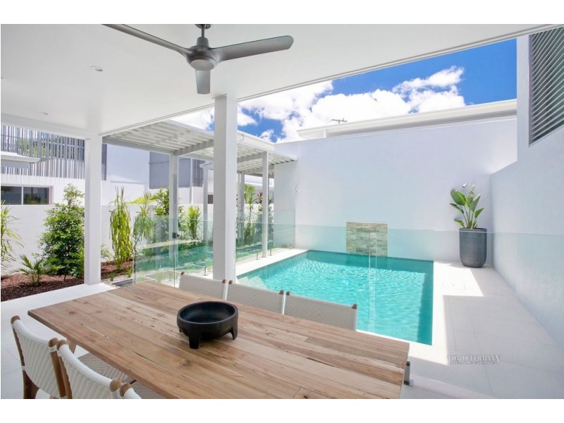 1-2/30 Elizabeth Street, Noosaville QLD 4566