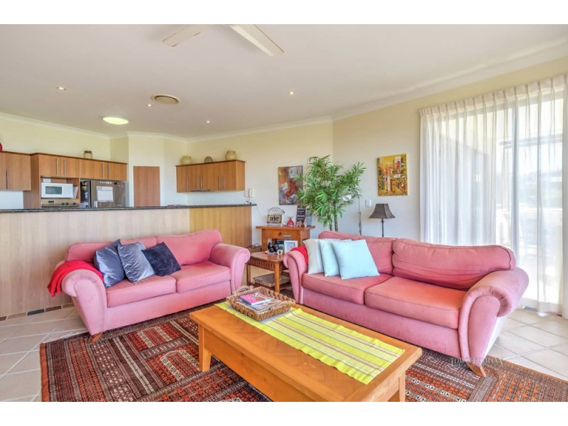 9/9 Selene St, Sunrise Beach QLD 4567