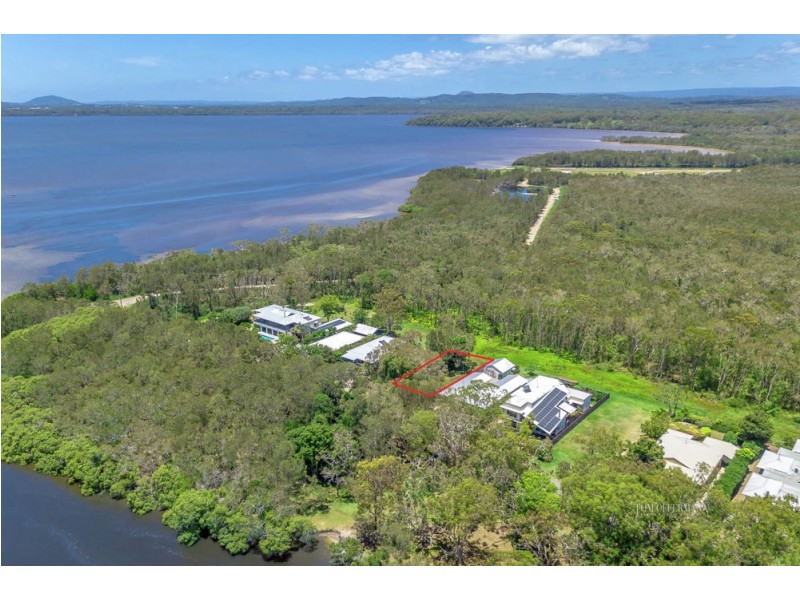 179 Lake Weyba Drive, Noosaville QLD 4566