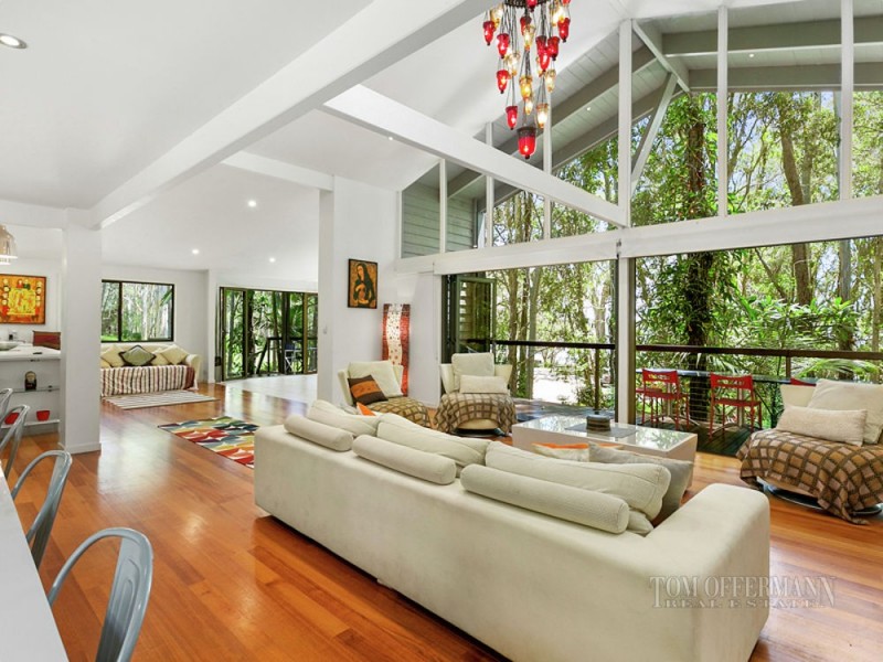 1 Lakeway Drive, Cooroibah QLD 4565