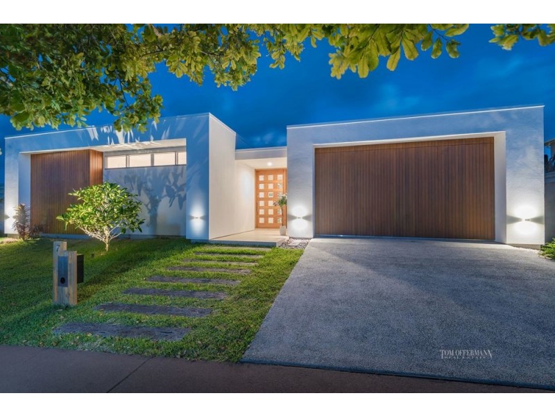 7 Hollyhock Crescent, Noosa Heads QLD 4567