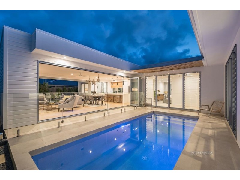 7 Hollyhock Crescent, Noosa Heads QLD 4567