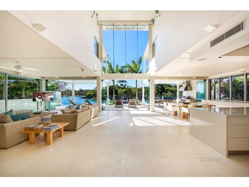 12 Noosa Parade, Noosa Heads QLD 4567