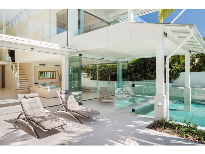 12 Noosa Parade, Noosa Heads QLD 4567