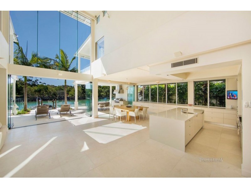 12 Noosa Parade, Noosa Heads QLD 4567