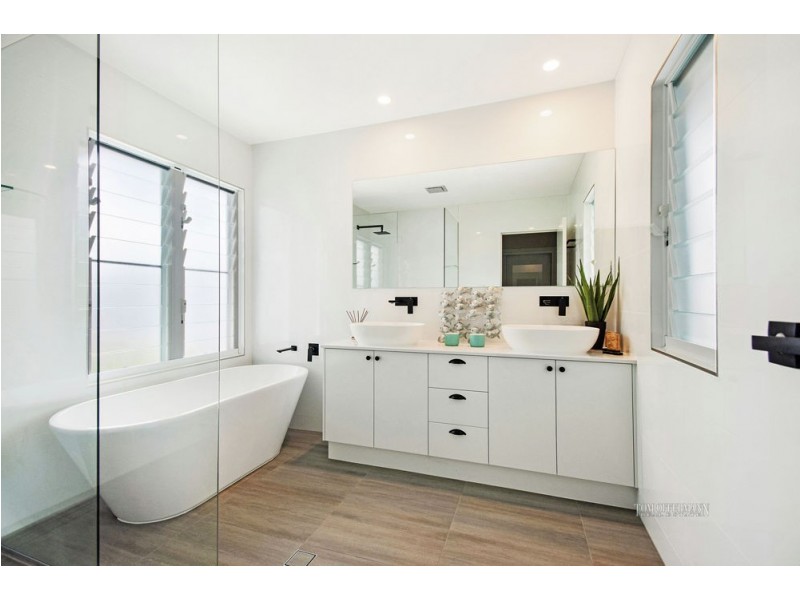 14 Shipyard Circuit, Noosa Waters QLD 4566