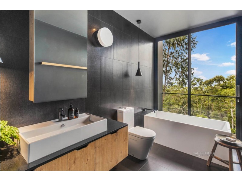 3 Hinterland Close, Tinbeerwah QLD 4563