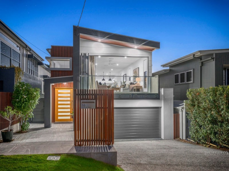 16 Taylor St, Balmoral QLD 4171