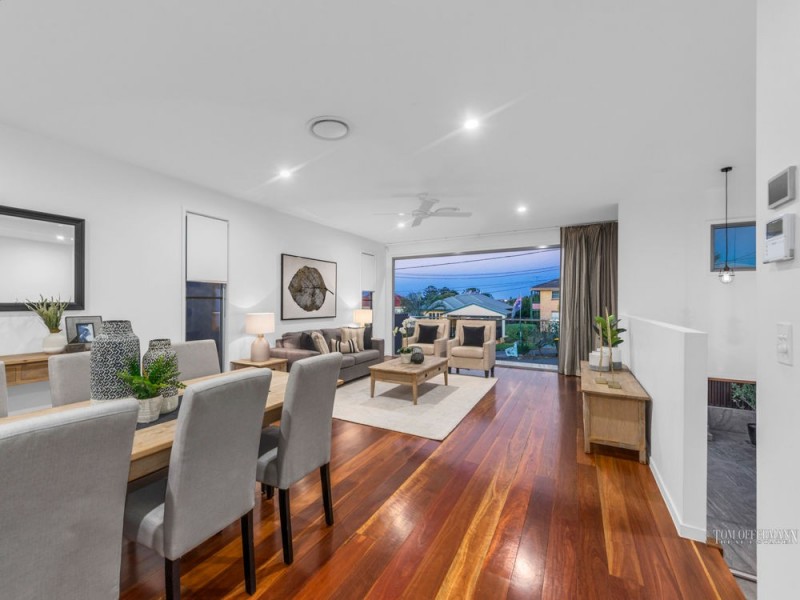 16 Taylor St, Balmoral QLD 4171