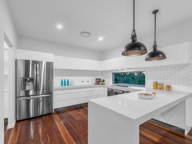 16 Taylor St, Balmoral QLD 4171