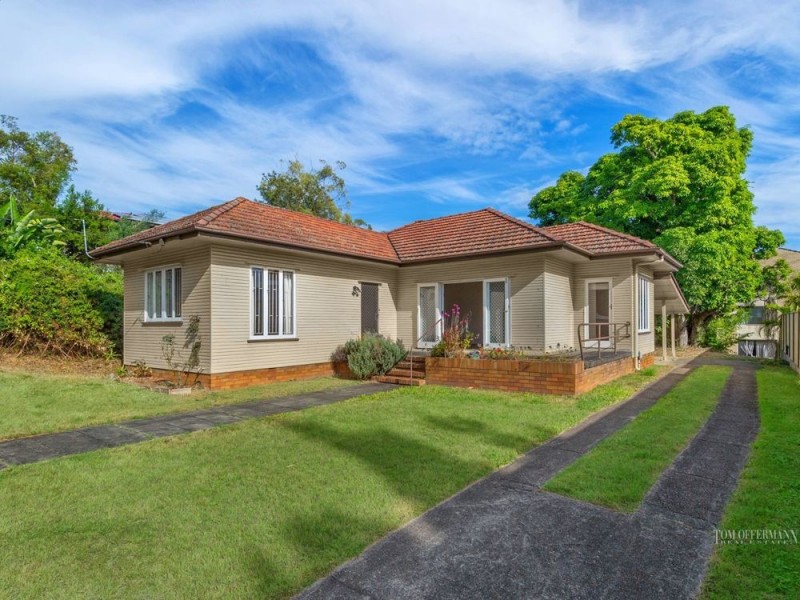 11 Carlton St, Highgate Hill QLD 4101