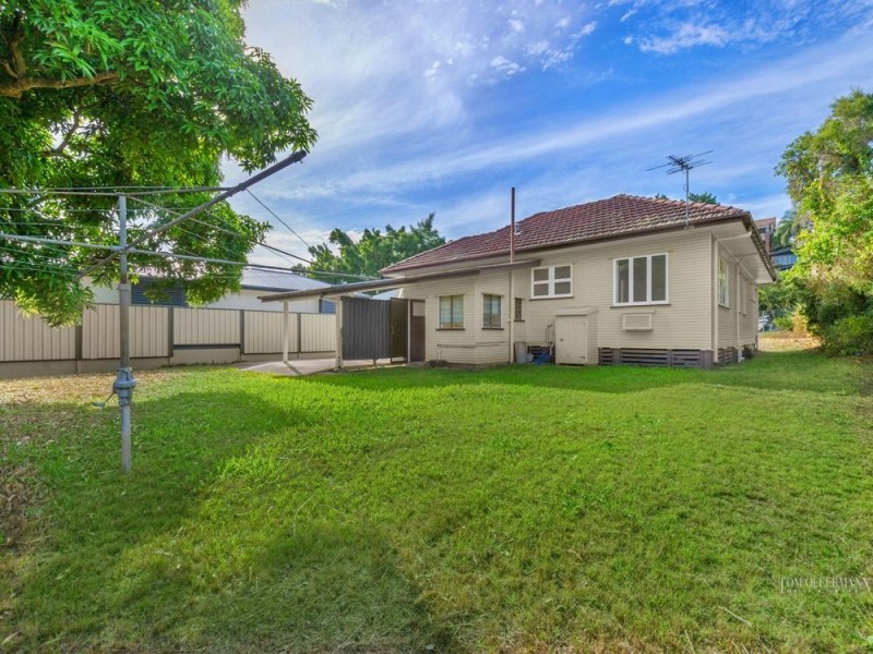 11 Carlton St, Highgate Hill QLD 4101