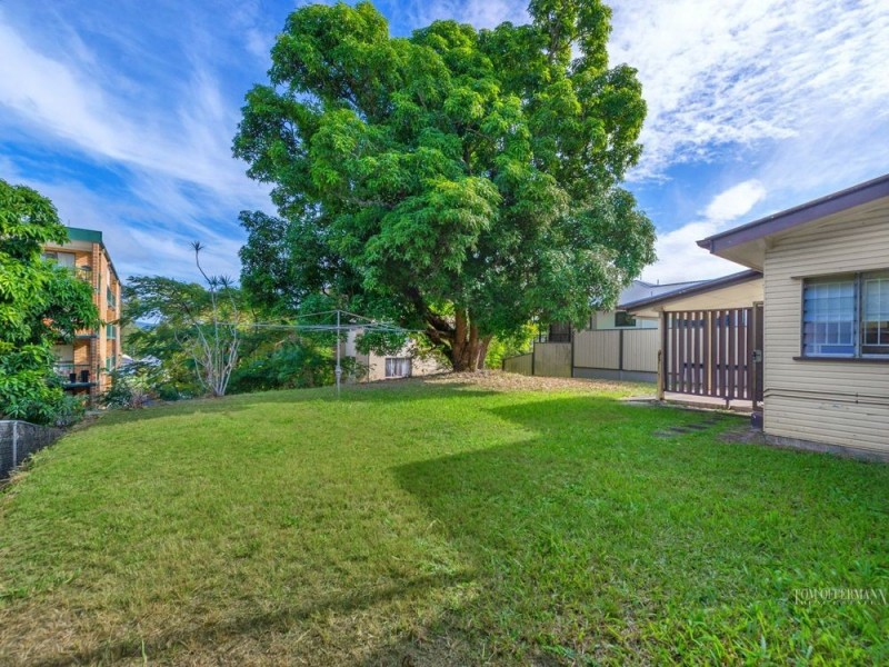 11 Carlton St, Highgate Hill QLD 4101
