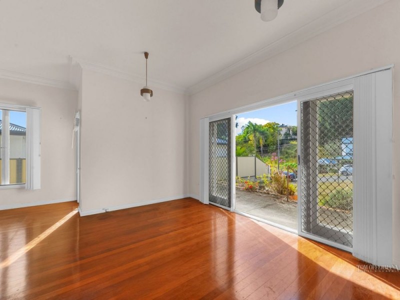 11 Carlton St, Highgate Hill QLD 4101