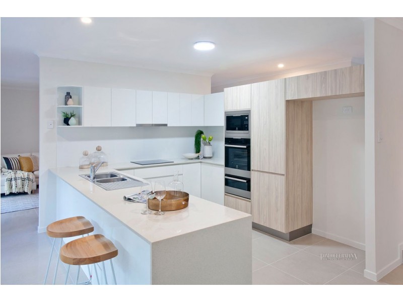 8 Wavecrest Drive, Castaways Beach QLD 4567