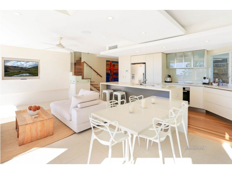 8/25 Allambi Rise, Noosa Heads QLD 4567