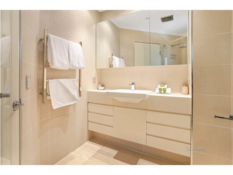 8/25 Allambi Rise, Noosa Heads QLD 4567