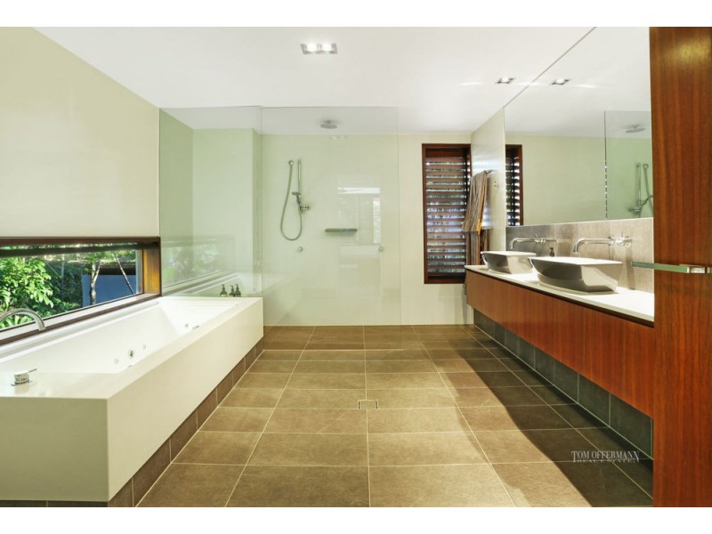 15 Wild Apple Court, Noosa Heads QLD 4567