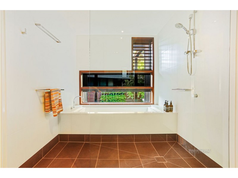 15 Wild Apple Court, Noosa Heads QLD 4567