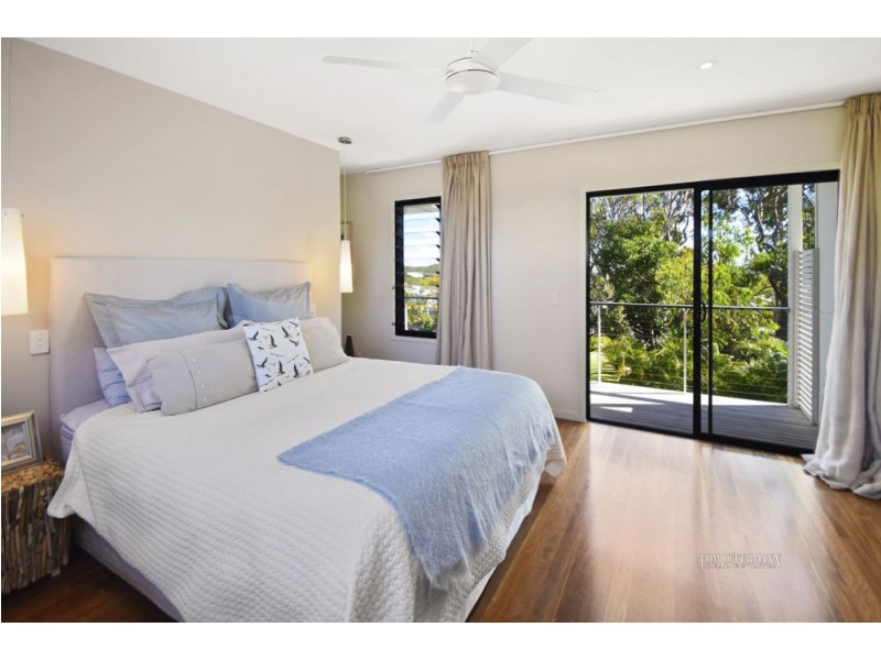 17 Woodlark Rise, Sunrise Beach QLD 4567