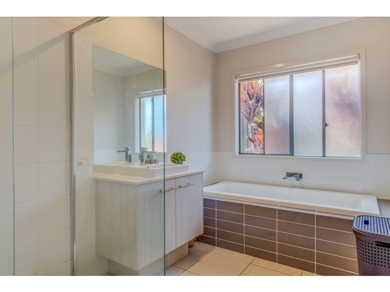 8 Blue Gum Road, Noosa Heads QLD 4567