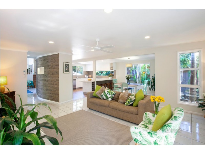 2 Cherrywood Close, Marcus Beach QLD 4573