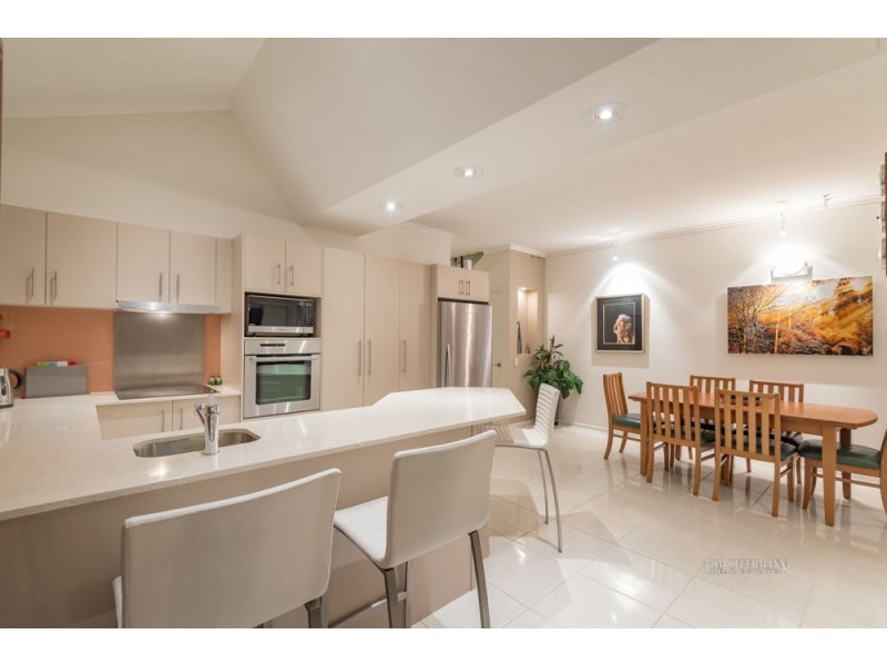 1/3 Sunseeker Close, Noosaville QLD 4566