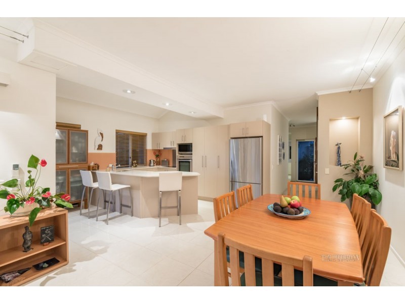 1/3 Sunseeker Close, Noosaville QLD 4566