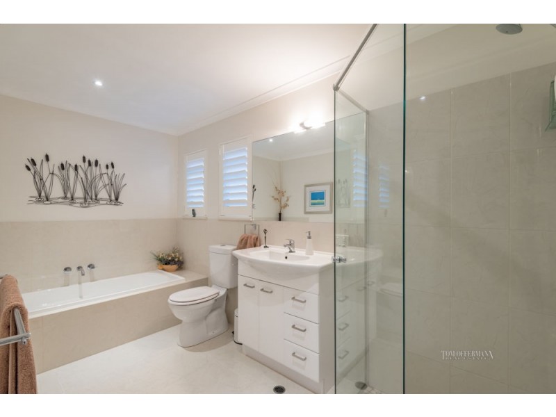 1/3 Sunseeker Close, Noosaville QLD 4566