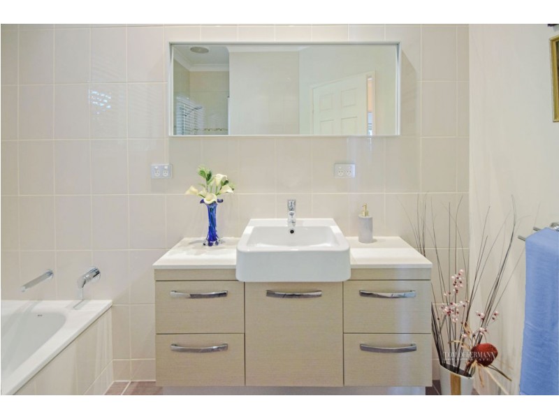 1 Gumdale Court, Noosaville QLD 4566